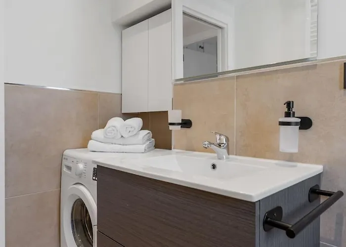 Benavista 2 By Asola アパート